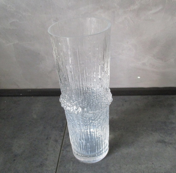 Image 1 of Iittala, Tapio Wirkkala, Glas, Vaas Niva' (Snelstromende Beek),Finland, 1972.