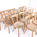 Partij 19 vintage houten eetkamerstoelen