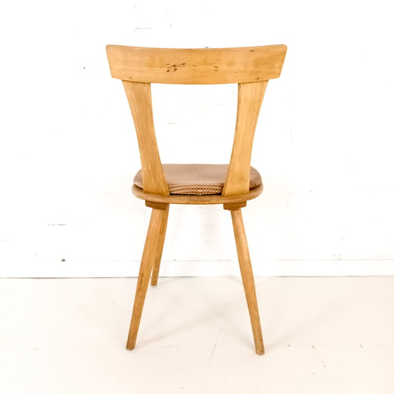 Image 1 of Partij 19 vintage houten eetkamerstoelen