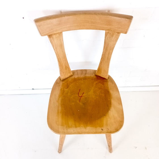 Image 1 of Partij 19 vintage houten eetkamerstoelen