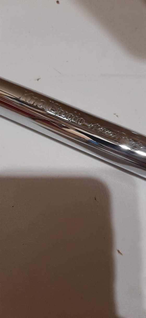 Image 1 of Knoll Wassily B3 2 nieuw-gebruikte rood lederen fauteuils van Marcel Breuer