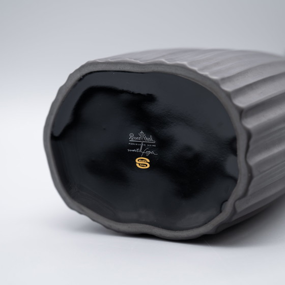 Image 1 of Martin Freyer Rosenthal Plissee Bisque Porcelaine Noire 37 cm + 27 cm Vaas Duo