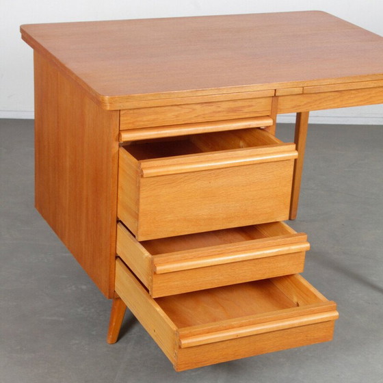 Image 1 of Vintage eikenhouten bureau, 1960