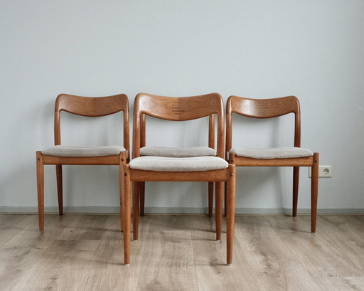 4x Uldum eetkamerstoelen van Johannes Andersen