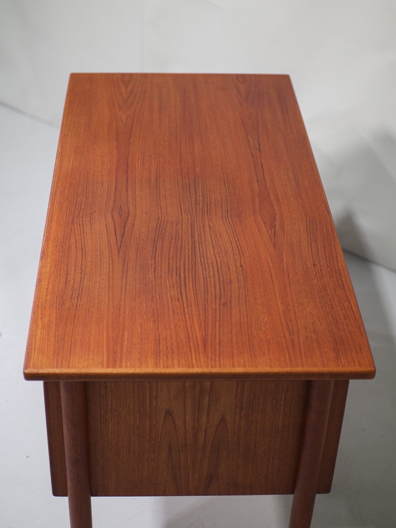 Image 1 of Vrijstaand Bureau Deens Jaren '60 Teak 'Lady Desk'