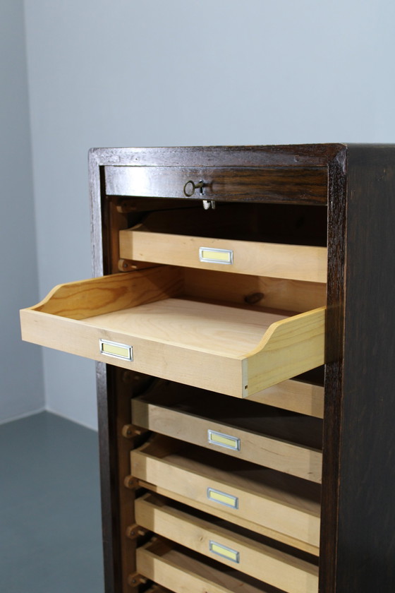 Image 1 of Houten kabinet met jaloeziedeur uit 1950