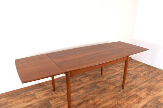 Image 1 of Mid Century Deense Teakhouten uitschuifbare eettafel, 1960S.