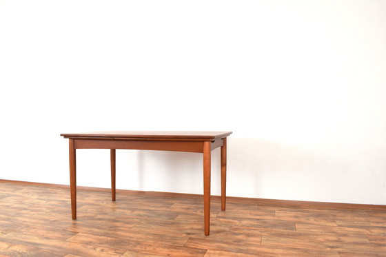 Image 1 of Mid Century Deense Teakhouten uitschuifbare eettafel, 1960S.