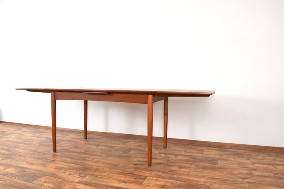 Image 1 of Mid Century Deense Teakhouten uitschuifbare eettafel, 1960S.