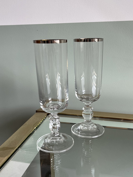 Image 1 of 2x kristallen wijnglas met zilverkleurige chrome rand