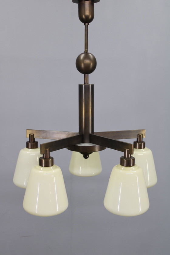 Image 1 of Messing art-decokroonluchter uit 1930, Tsjecho-Slowakije