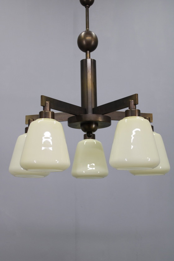 Image 1 of Messing art-decokroonluchter uit 1930, Tsjecho-Slowakije