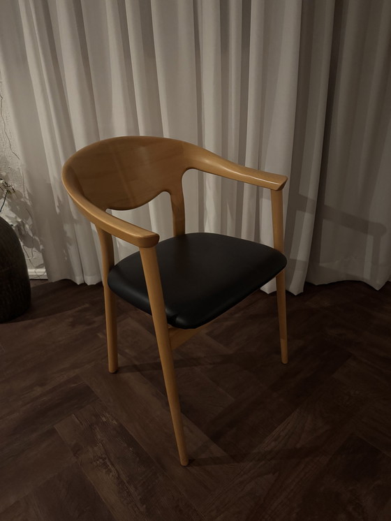 Image 1 of Uitschuifbare tafel 8 stoelen hout