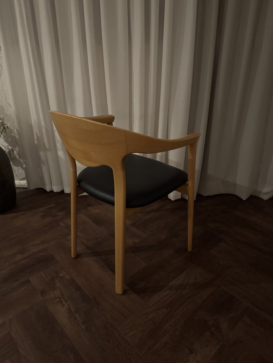 Image 1 of Uitschuifbare tafel 8 stoelen hout