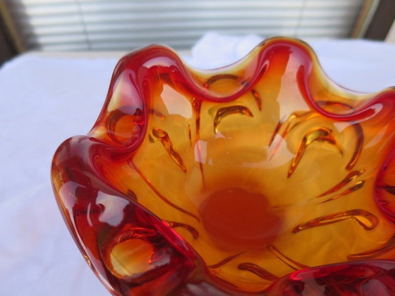 Image 1 of Glazen amberkleurig Mid Century middenstuk Schaal Vintage