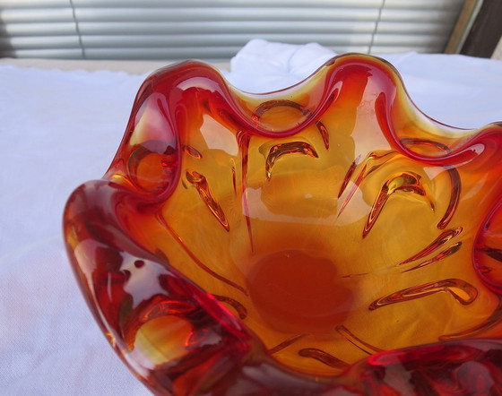 Image 1 of Glazen amberkleurig Mid Century middenstuk Schaal Vintage