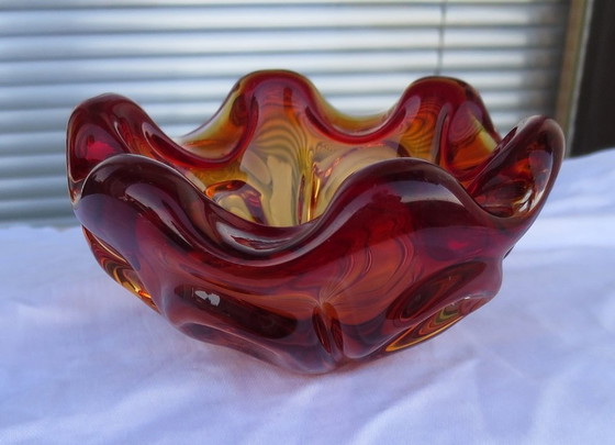 Image 1 of Glazen amberkleurig Mid Century middenstuk Schaal Vintage