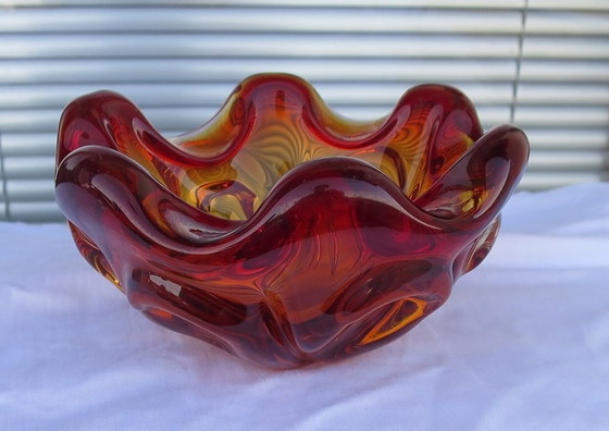 Image 1 of Glazen amberkleurig Mid Century middenstuk Schaal Vintage