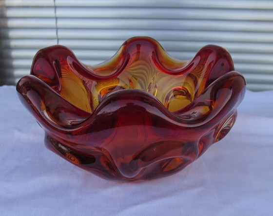 Image 1 of Glazen amberkleurig Mid Century middenstuk Schaal Vintage