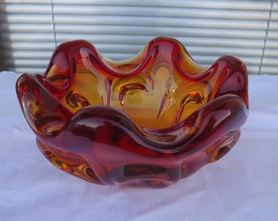 Image 1 of Glazen amberkleurig Mid Century middenstuk Schaal Vintage