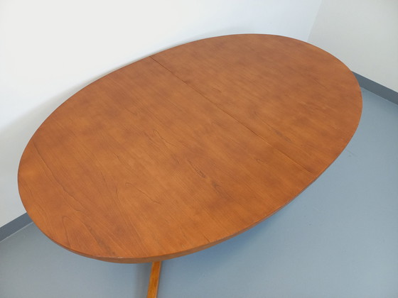 Image 1 of Baumann Vintage 60s 70s Licht iepenhout ovale eettafel met 2 verlengstukken