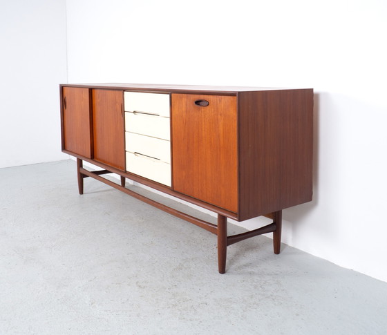 Image 1 of Mid Century Deens teak design dressoir met lades