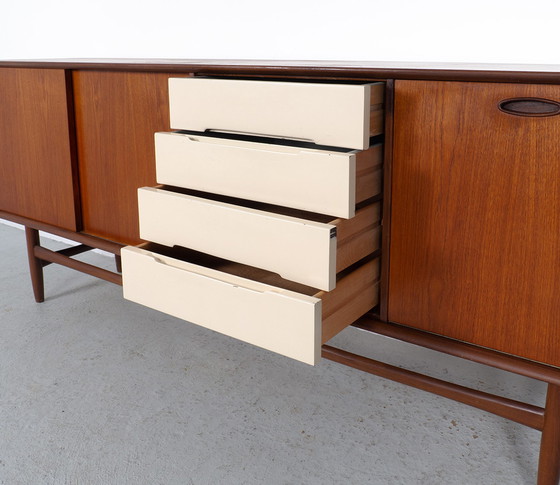 Image 1 of Mid Century Deens teak design dressoir met lades