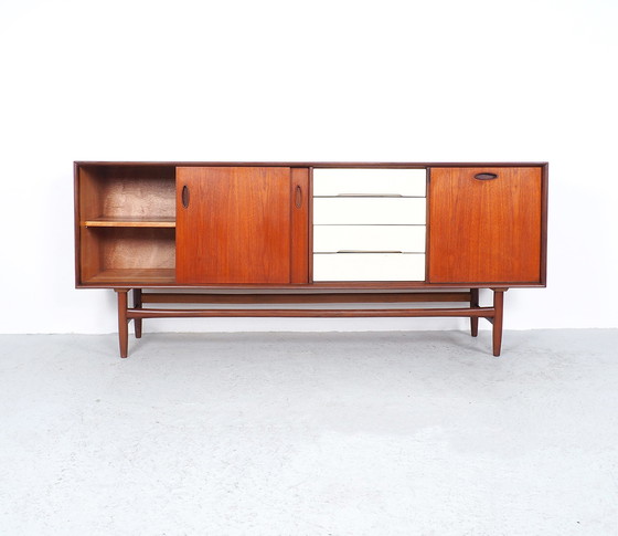 Image 1 of Mid Century Deens teak design dressoir met lades