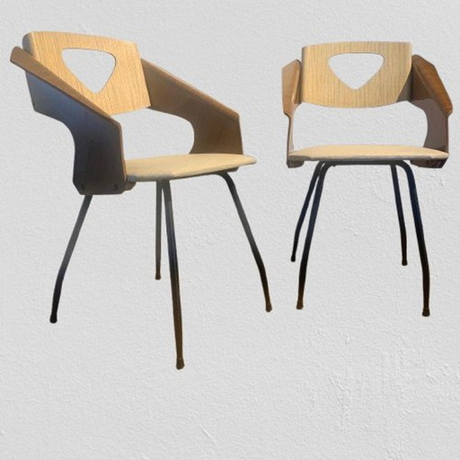 Eetkamerstoelen Van Carlo Ratti Voor Legni Curvati