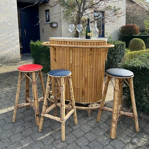 Tiki buitenbar + 3 barkrukken