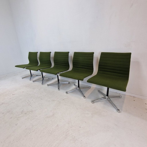 Set van 5 vintage Ea 105 stoelen van Charles en Ray Eames voor Herman Miller, 1970