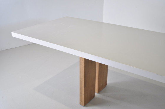 Image 1 of Design eettafel met houten onderstel