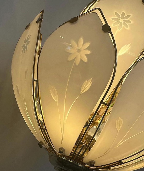 Image 1 of Extravagante luxe bijzondere glazen geslepen Lotus hanglamp