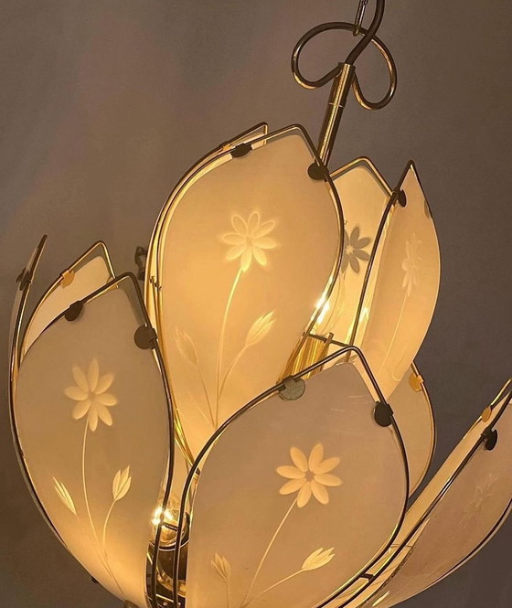 Image 1 of Extravagante luxe bijzondere glazen geslepen Lotus hanglamp