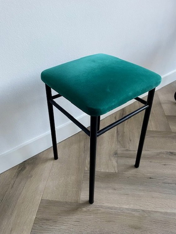 Image 1 of Vintage / Retro Kruk Met Turquoise Groen Verlours Bekleding