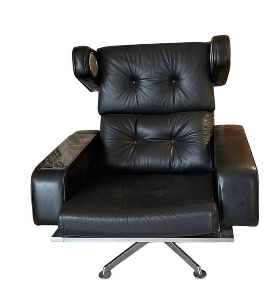 Image 1 of Robin Day James Bond Films Lederen prototype met werkend audiosysteem, 1960S