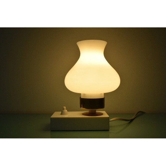Image 1 of Vintage tafellamp van kunststof, glas en messing, Tsjecho-Slowakije 1960