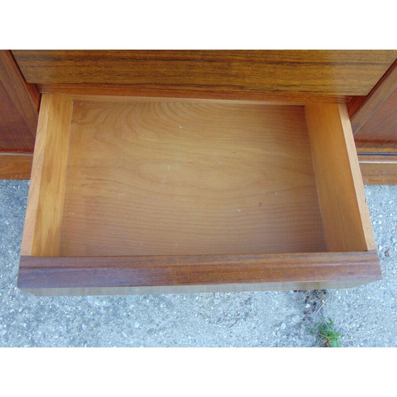 Image 1 of Mid century walnoten dressoir, jaren 1960