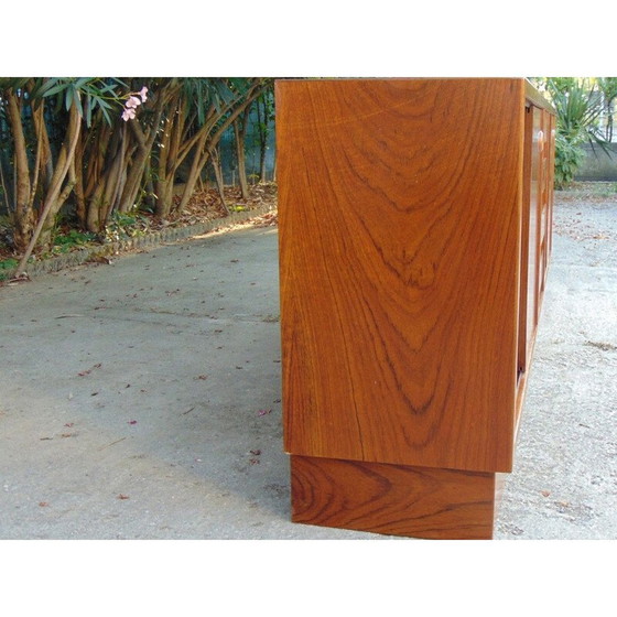 Image 1 of Mid century walnoten dressoir, jaren 1960