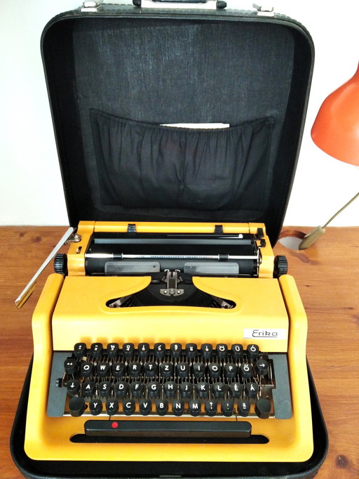 Erika Duitse typemachine Model 110-117 Mosterdgeel, Uit de jaren 70