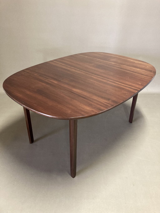 Scandinavische design tafel van rozenhout "Ole Wanscher" 1950.