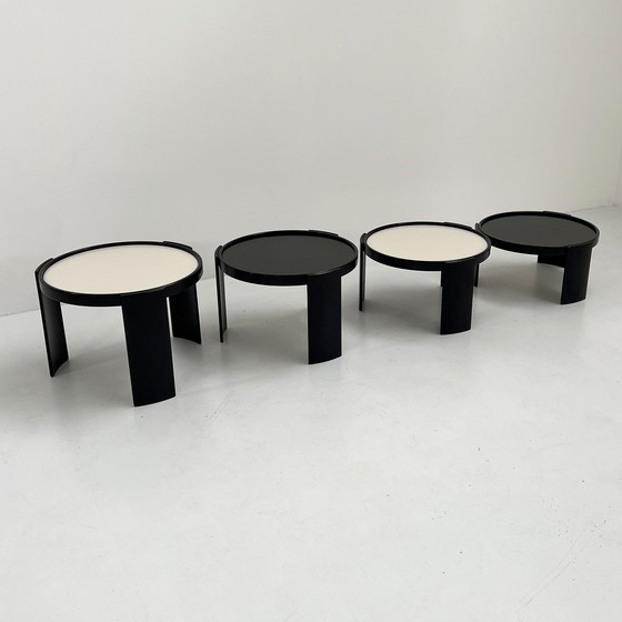 Image 1 of Set grote omkeerbare tafeltjes van Gianfranco Frattini voor Cassina, 1960S