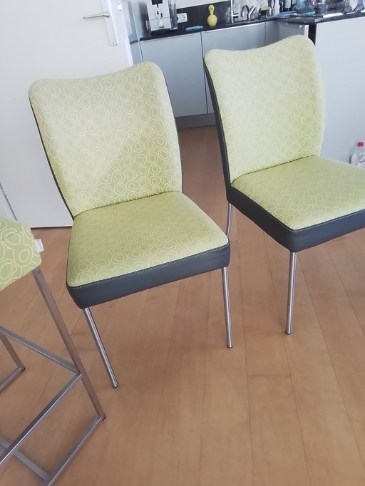 4 Eetkamerstoelen + 2 Barkrukken