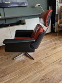 Vintage lounge chair