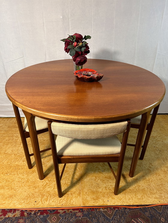 Image 1 of Mid Century Retro Vintage Teakhouten uitschuifbare eettafel en stoelen van Mcintosh 1960