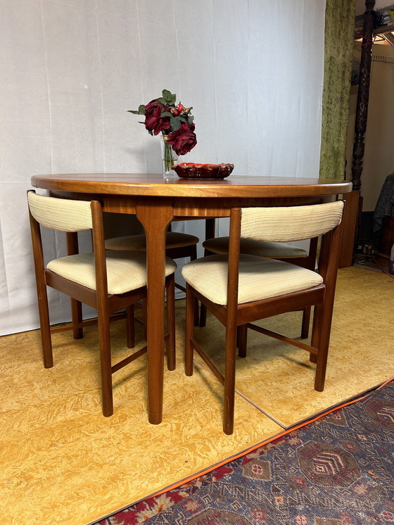 Image 1 of Mid Century Retro Vintage Teakhouten uitschuifbare eettafel en stoelen van Mcintosh 1960