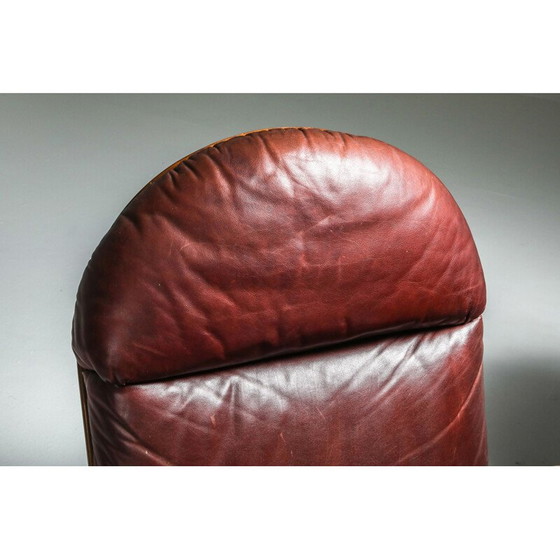 Image 1 of Paar vintage rood leer en walnoot fauteuils "Arcata" van Gae Aulenti, Italië 1968