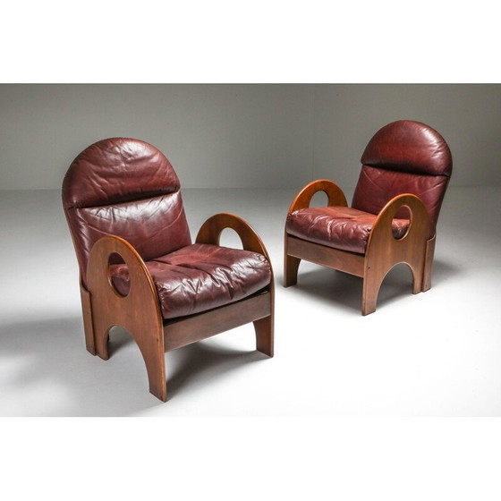 Image 1 of Paar vintage rood leer en walnoot fauteuils "Arcata" van Gae Aulenti, Italië 1968