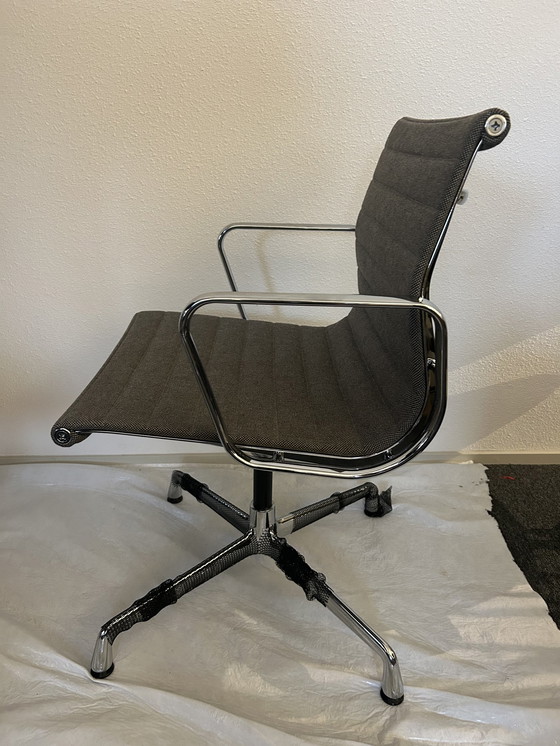 Image 1 of Vitra- Ea108
