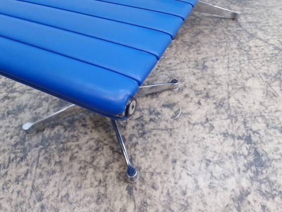 Image 1 of Hermann Miller Ea 124 Ea 125 Design fauteuil Leren fauteuil Stoel Vitra Eames blauw#2